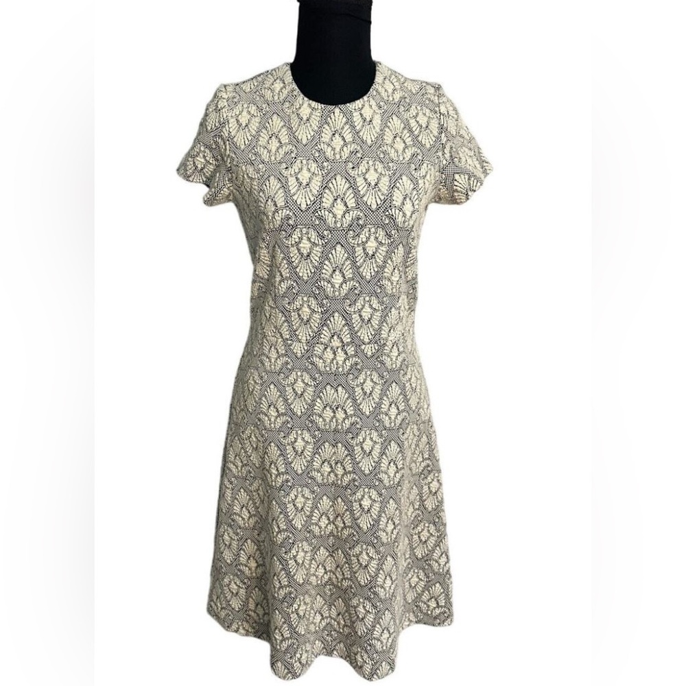 J McLaughlin Fit Flare Dress M Cream Black Jacquard Knit Short Sleeve Midi